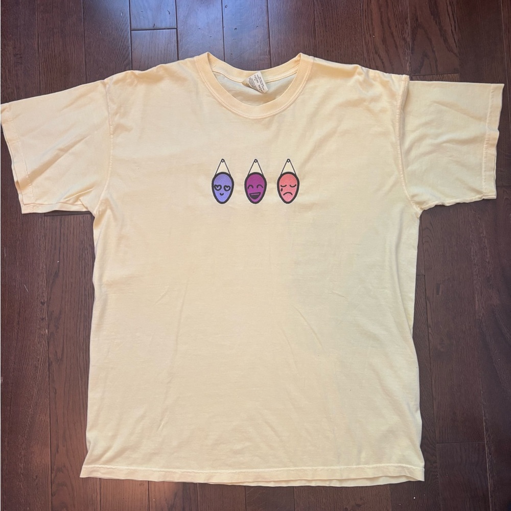 mxmtoon the masquerade tour official t-shirt